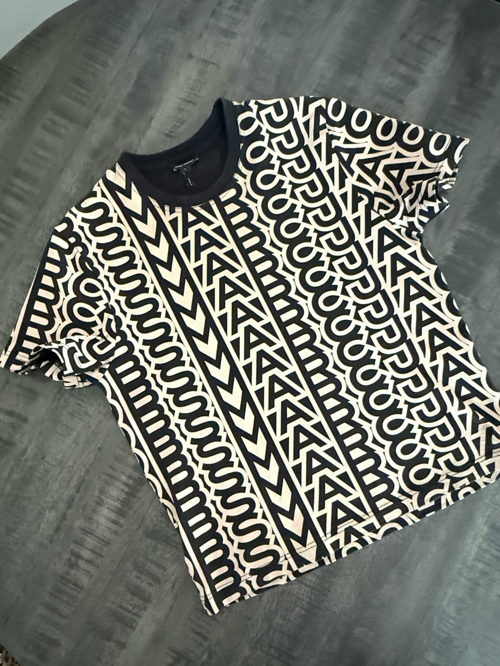 Marc Jacobs Black and Cream Logo Geometric Short Sleeve Tee